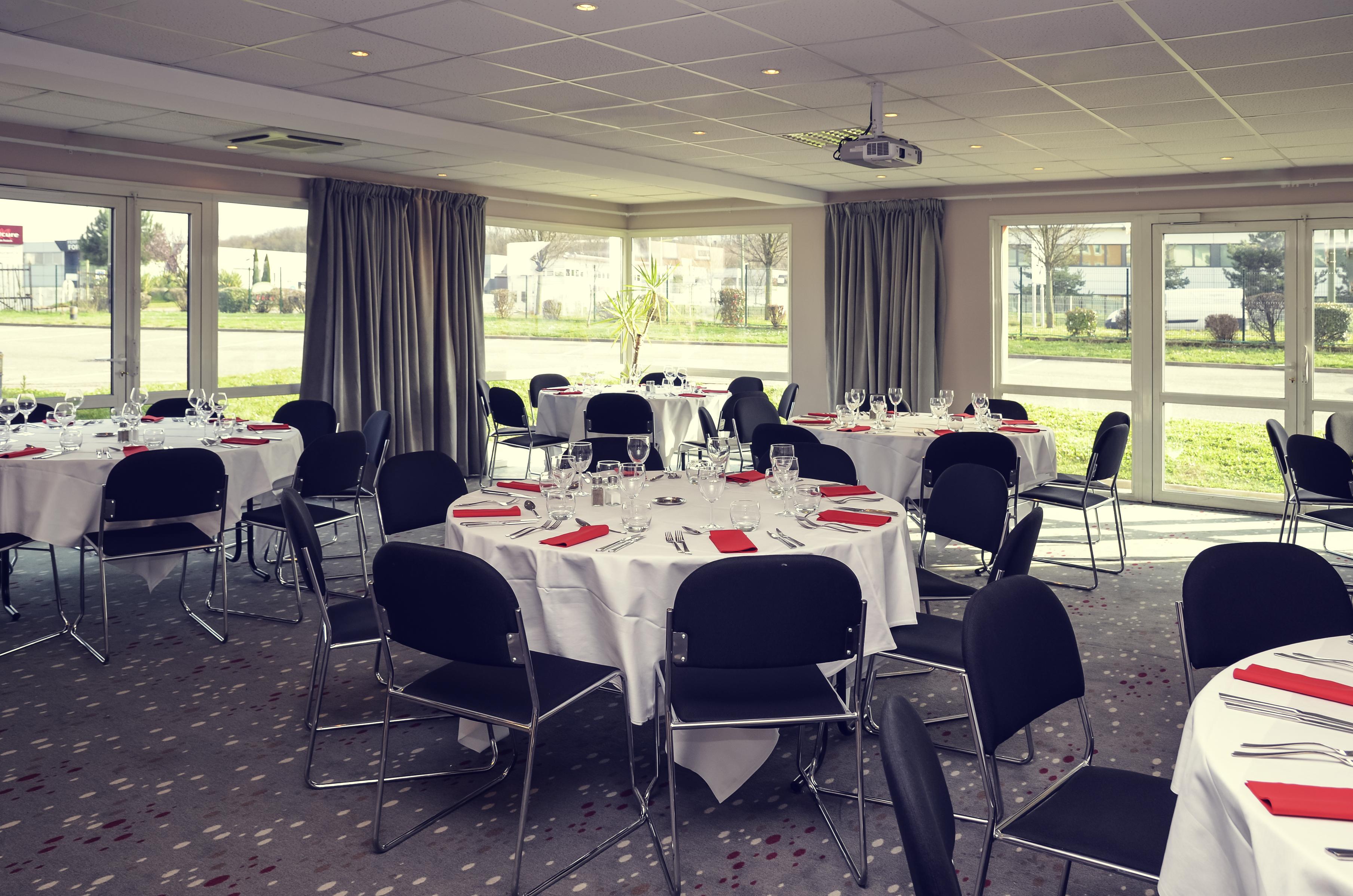 Mercure Lyon Est Chaponnay Exterior photo
