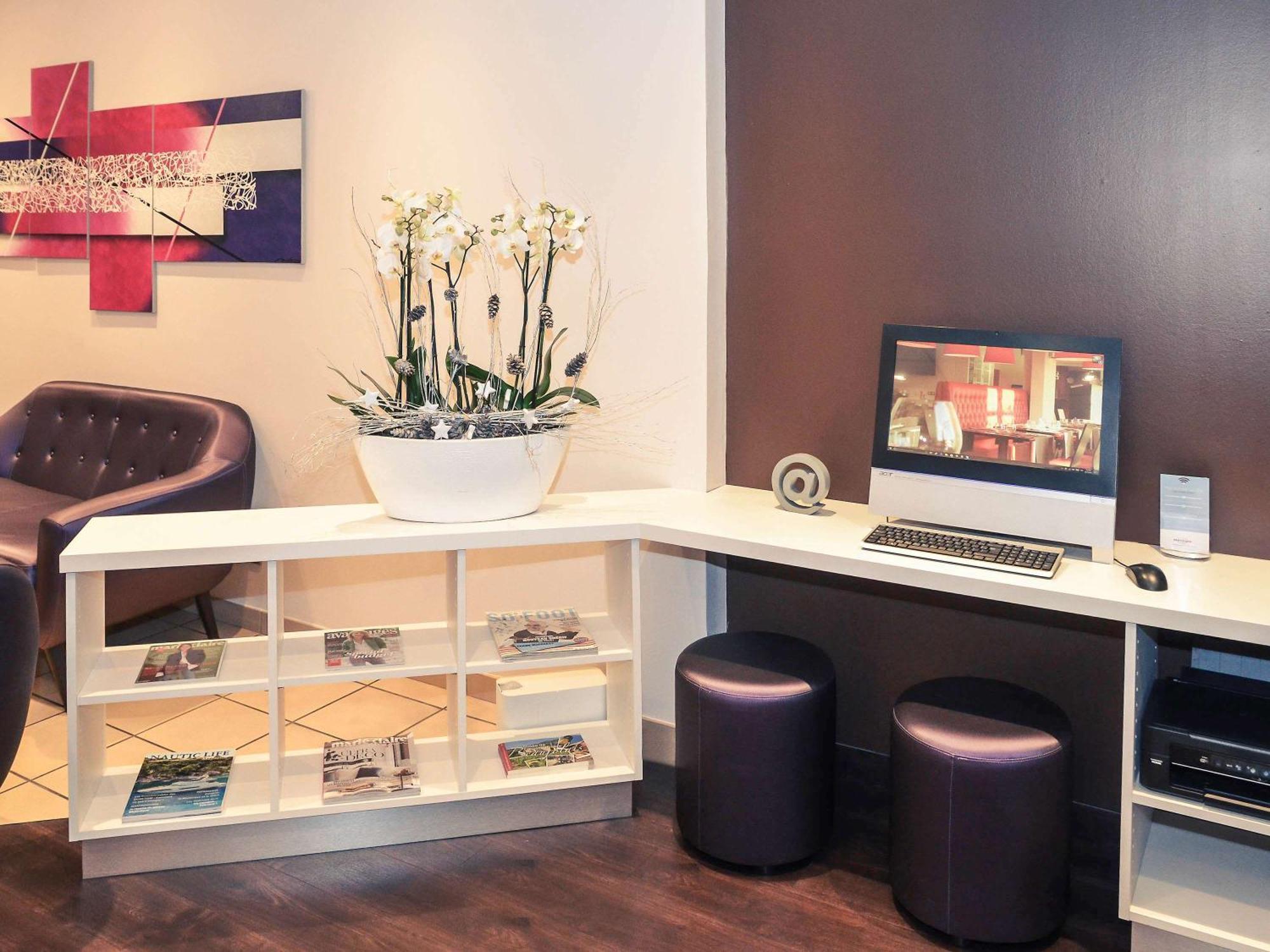 Mercure Lyon Est Chaponnay Exterior photo