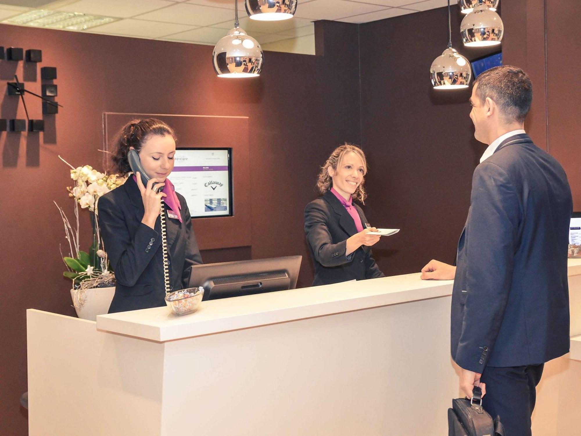 Mercure Lyon Est Chaponnay Exterior photo