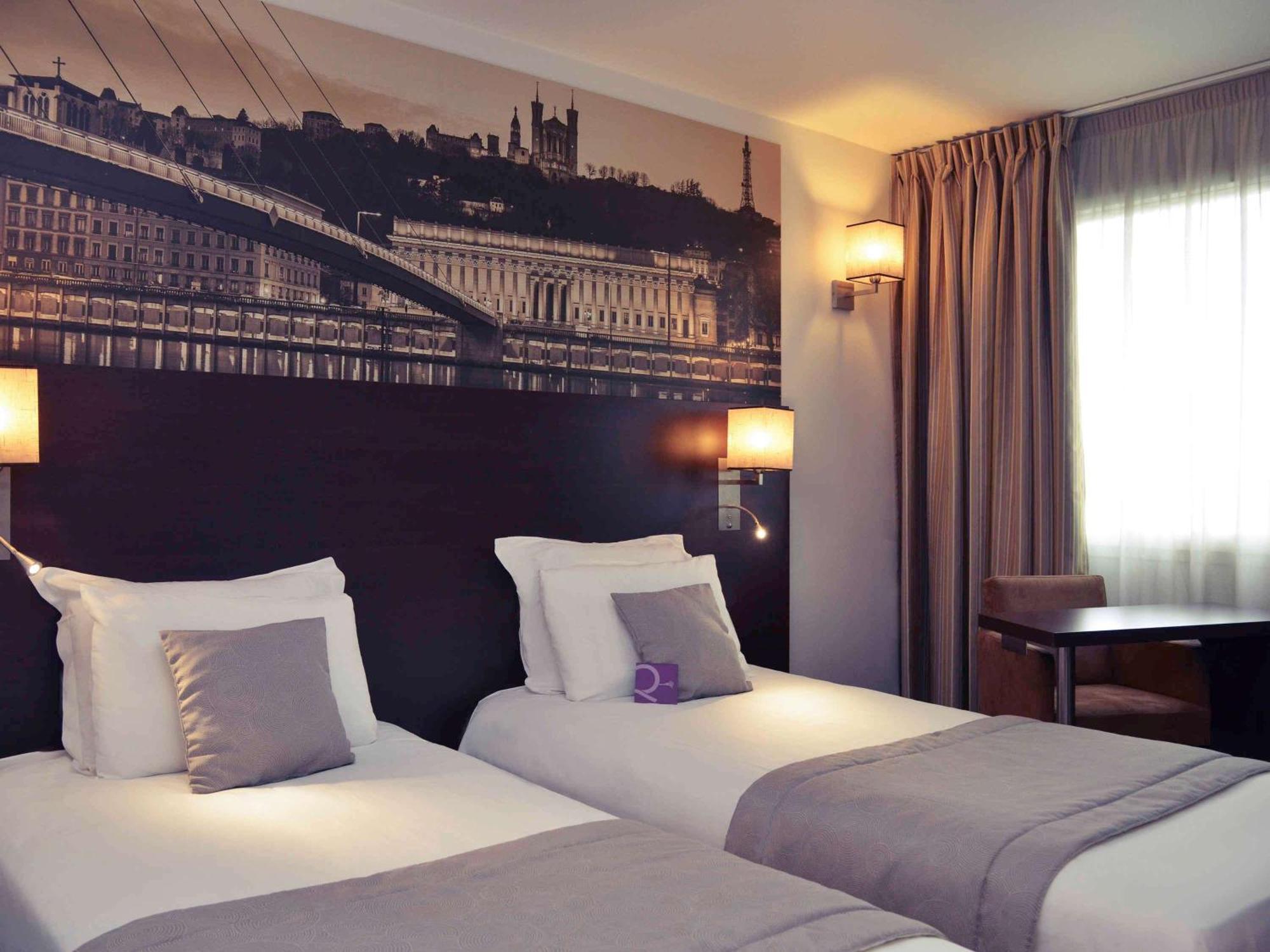 Mercure Lyon Est Chaponnay Exterior photo